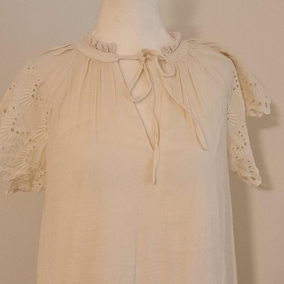 Who What Wear Eyelet Lace Flutter Sleeve Dress Size XS NWT - Picture 2 of 7